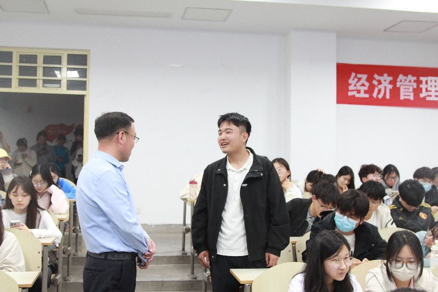 说明: 黄色短剧
举办优秀校友白刃返校座谈会3 说明: 黄色短剧
举办优秀校友白刃返校座谈会3