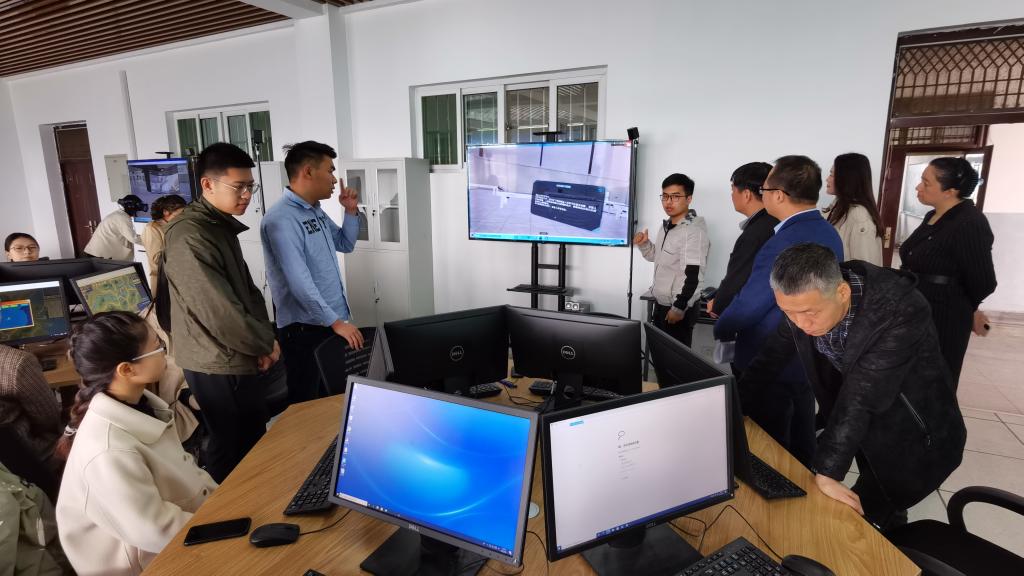 说明: //jwcw.huangsedj.com/__local/0/B5/C8/1D58241D2617645B69A75A551BB_7F52229C_14C7D.jpg