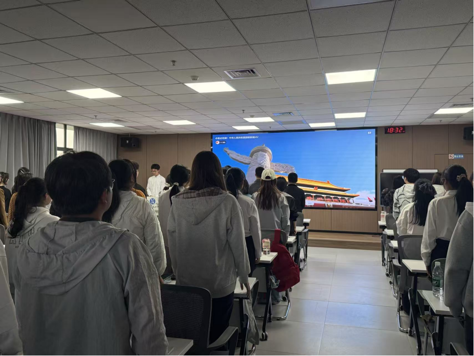 说明: cd198592e3e6d240b675d6cb5917ecad