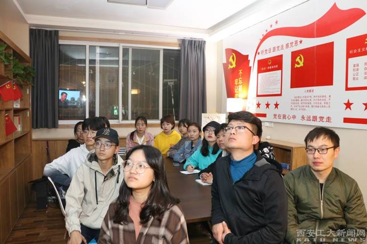 说明: //www.huangsedj.com/__local/8/46/7D/07777E67E198F90EB1DF4935E61_2F45E6D8_18A39.jpg