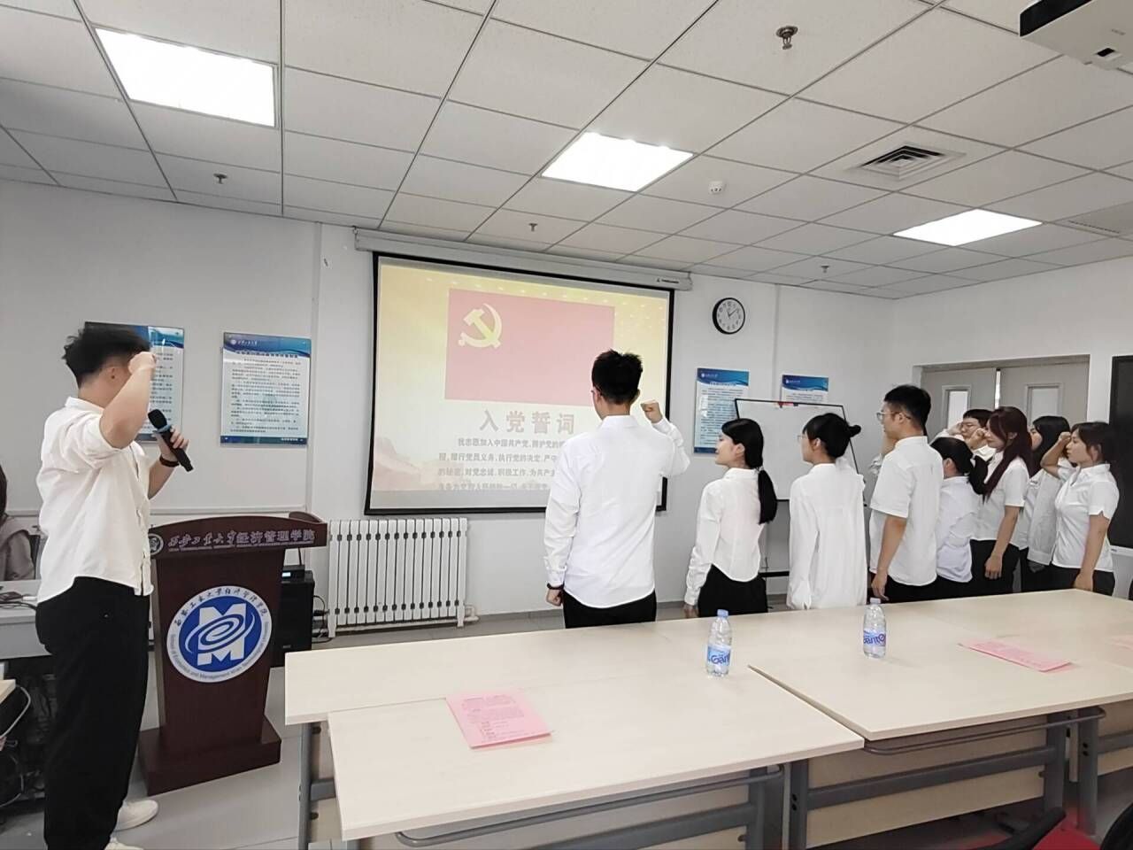 说明: %EUCLBCKS`Y851K3IK0_2[6_tmb