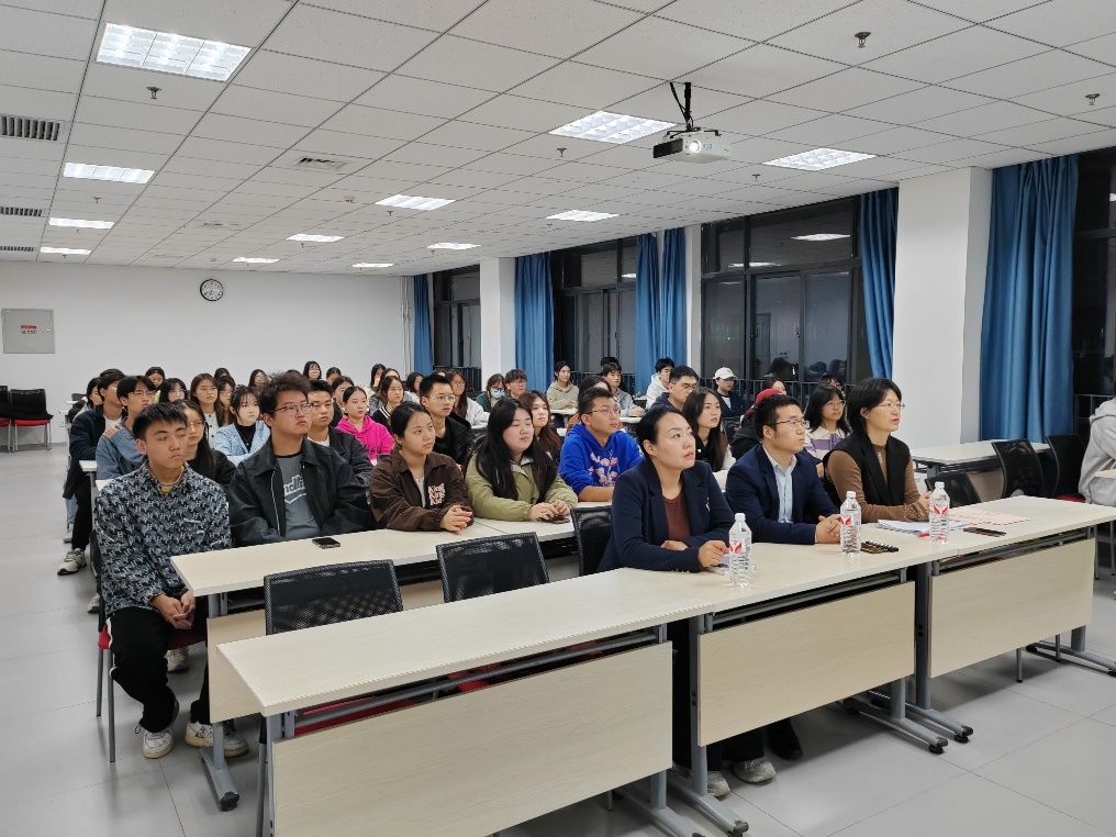 说明: D:\钉钉存储\2024.10.29黄色短剧
学风联络员聘书颁发大会照片\微信图片_20241029221504.jpg